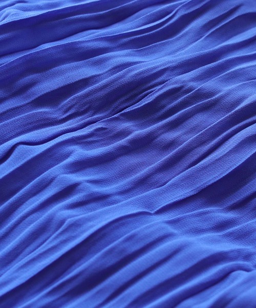 cheriella(シェリエラ)の「【cheriella】WEB限定スリットクリンクルワンピース(ドレス・レディース・ブラック/ブルー/アイボリー/ライトカーキ・M)」の11枚目の写真