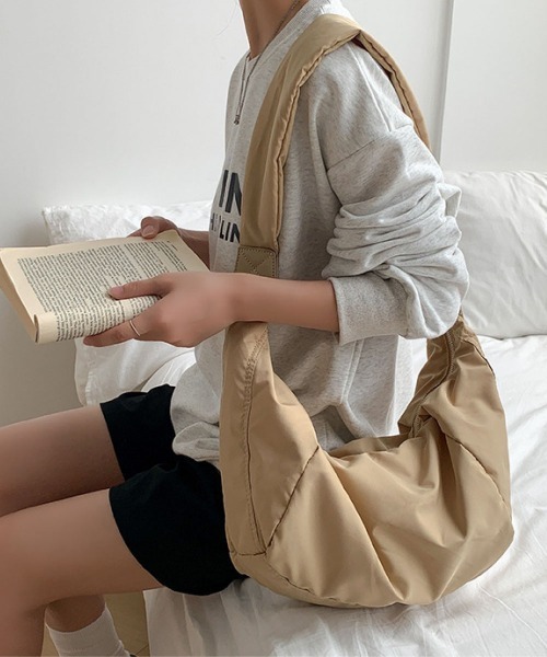 mushwear(マッシュウェア)の「【ZOZO限定アイテム】カラーショルダーバッグ(ショルダーバッグ・メンズ・ホワイト/ブラック/ブルー/グリーン/ブラウン/ピンク/ベージュ/グレー/カーキ/モカ・FREE)」の6枚目の写真