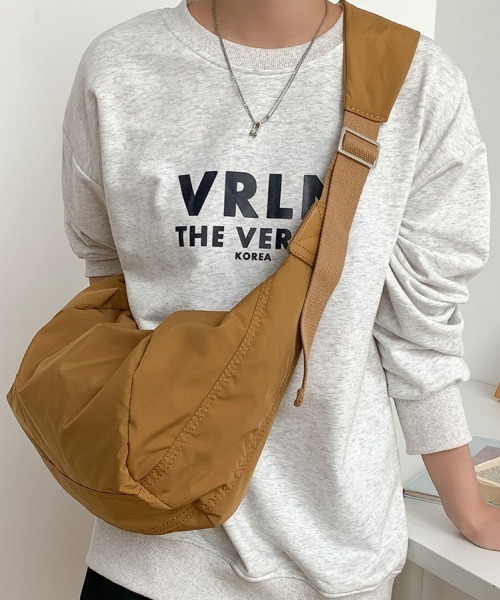 mushwear(マッシュウェア)の「【ZOZO限定アイテム】カラーショルダーバッグ(ショルダーバッグ・メンズ・ホワイト/ブラック/ブルー/グリーン/ブラウン/ピンク/ベージュ/グレー/カーキ/モカ・FREE)」の4枚目の写真