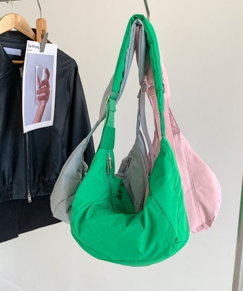 mushwear(マッシュウェア)の「【ZOZO限定アイテム】カラーショルダーバッグ(ショルダーバッグ・メンズ・ホワイト/ブラック/ブルー/グリーン/ブラウン/ピンク/ベージュ/グレー/カーキ/モカ・FREE)」の8枚目の写真