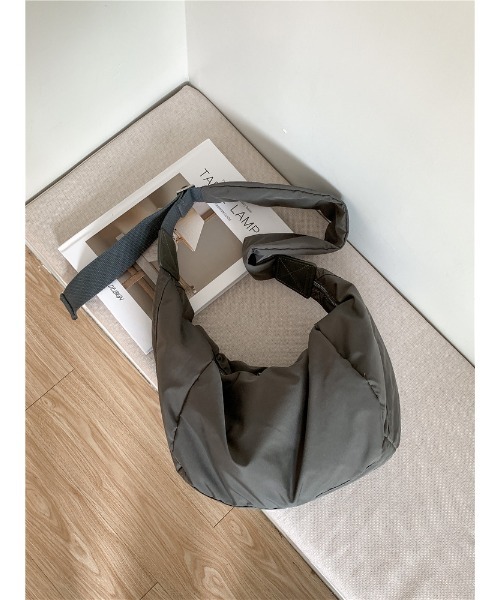 mushwear(マッシュウェア)の「【ZOZO限定アイテム】カラーショルダーバッグ(ショルダーバッグ・メンズ・ホワイト/ブラック/ブルー/グリーン/ブラウン/ピンク/ベージュ/グレー/カーキ/モカ・FREE)」の13枚目の写真
