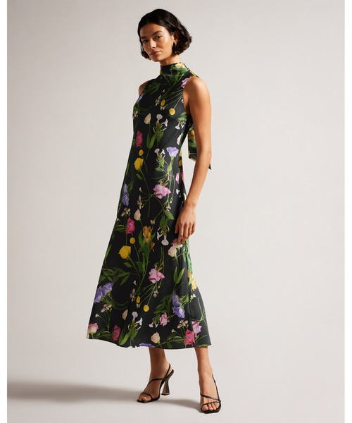 Ted Baker（テッドベーカー）の「ADDILIN カウルネック バックリボン ロングドレス（ドレス・レディース・ホワイト/ブラック・1/2/0/3）」の2枚目の写真