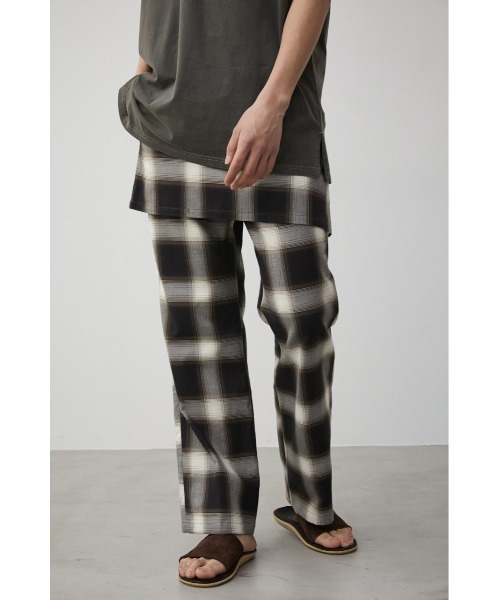 チェック柄のフレアパンツおすすめ5選！脚のラインをきれいに見せて女性らしい印象に - チェックパンツ専門通販 Chekkuru フレアチェックパンツ