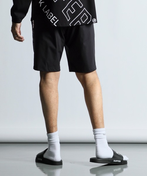 The DUFFER of ST.GEORGE（ザダファーオブセントジョージ）の「〔BLACK LABEL〕"A-PACK" UTILITY NYLON SHORTS：ナチュラルストレッチ ナイロン ショートパンツ（その他パンツ・メンズ・ブラック・X-LARGE/LARGE/MEDIUM/SMALL）」の3枚目の写真