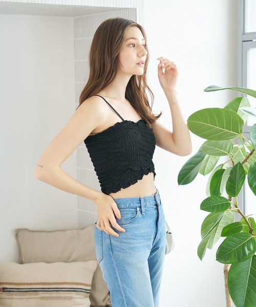 a:mure(アミュール)の「シャーリングキャミソール(キャミソール・レディース・ライトグリーン/ホワイト/ブラック・FREE)」の4枚目の写真