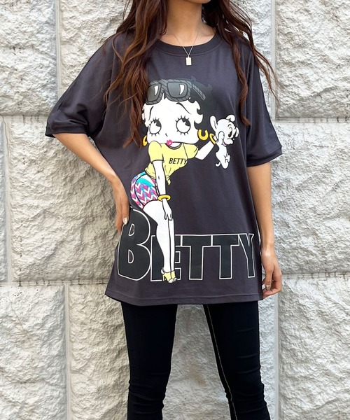 GLAMOROUS JANE（グラマラスジェーン）の「前後ロゴプリントBETTYBOOPTシャツ（Tシャツ/カットソー・レディース・オフホワイト/チャコールグレー/ブラック・FREE）」の3枚目の写真