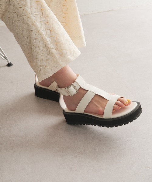 Whim Gazette（ウィムガゼット）の「【THE PAUSE】アンクルベルトサンダル（サンダル・レディース・オフホワイト/ブラック・38/37/36）」の4枚目の写真