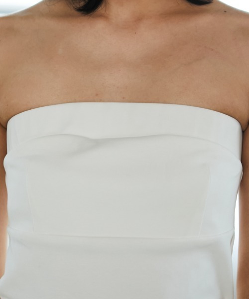 GEVS.(ジェイヴィス)の「<大きいサイズ> シンプルベアトップ GEVS.(チューブトップ・レディース・オフホワイト/ブラック・5L/4L/LL/3L/L)」の21枚目の写真