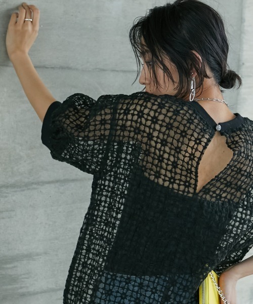 GEVS.(ジェイヴィス)の「<大きいサイズ> シンプルベアトップ GEVS.(チューブトップ・レディース・オフホワイト/ブラック・5L/4L/LL/3L/L)」の10枚目の写真