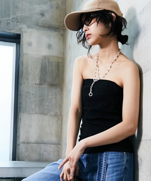 GEVS.(ジェイヴィス)の「<大きいサイズ> シンプルベアトップ GEVS.(チューブトップ・レディース・オフホワイト/ブラック・5L/4L/LL/3L/L)」の4枚目の写真