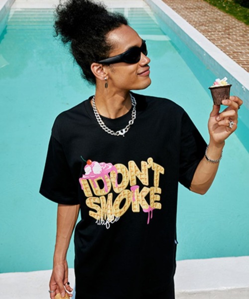 A'GEM9(エージェムナイン)の「A'GEM/9 × .kom『DONSMOKE/ドンスモーク』アイスTEE 半袖カットソー(Tシャツ/カットソー・メンズ・ブラック/ホワイト/ベージュ・L)」の8枚目の写真