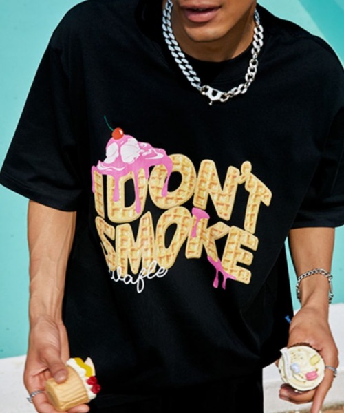 A'GEM9(エージェムナイン)の「A'GEM/9 × .kom『DONSMOKE/ドンスモーク』アイスTEE 半袖カットソー(Tシャツ/カットソー・メンズ・ブラック/ホワイト/ベージュ・L)」の5枚目の写真