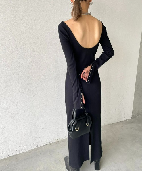 AIC.（エーアイシー）の「パッド付きバックオープンリブワンピース/袖ボタン付き2WAY（ワンピース・レディース・ブラック/グレー・SMALL/MEDIUM）」の4枚目の写真