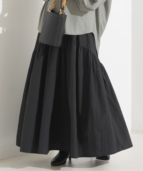 OMNES（オムネス）の「エステルオックスティアードスカート（スカート・レディース・カーキ/チャコール/ベージュ/ブラック・FREE）」の2枚目の写真