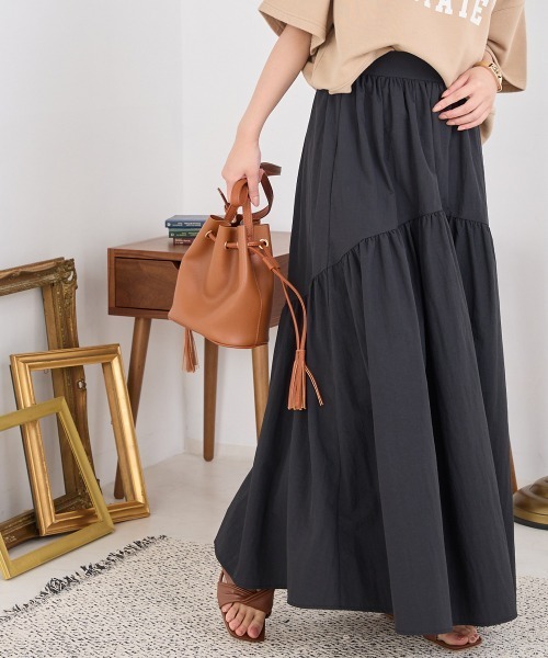 OMNES（オムネス）の「エステルオックスティアードスカート（スカート・レディース・カーキ/チャコール/ベージュ/ブラック・FREE）」の5枚目の写真