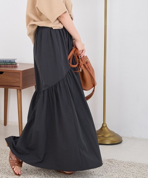 OMNES（オムネス）の「エステルオックスティアードスカート（スカート・レディース・カーキ/チャコール/ベージュ/ブラック・FREE）」の6枚目の写真