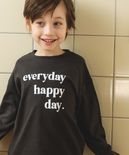 pairmanon（ペアマノン）の「【かぞくおそろい】オリジナル プリント ロゴ イラスト グラフィック 長袖 Tシャツ（Tシャツ/カットソー・キッズ・ベージュ系その他6/グリーン系その他/ホワイト系その他4/ブラック系その他2/ベージュ系その他2/ベージュ系その他/ピンク系その他2/ピンク系その他/パープル系その他/ホワイト系その他3/ピンク/ブラック系その他/ブルー系その他2/ホワイト系その他2/ホワイト系その他/パープル系その他2/テラコッタ/ミント/ブラック系その他3/ブルー系その他・120/100/110/140/130/90/150/80）」の6枚目の写真