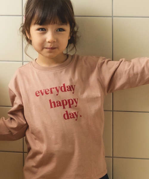 pairmanon（ペアマノン）の「【かぞくおそろい】オリジナル プリント ロゴ イラスト グラフィック 長袖 Tシャツ（Tシャツ/カットソー・キッズ・ベージュ系その他6/グリーン系その他/ホワイト系その他4/ブラック系その他2/ベージュ系その他2/ベージュ系その他/ピンク系その他2/ピンク系その他/パープル系その他/ホワイト系その他3/ピンク/ブラック系その他/ブルー系その他2/ホワイト系その他2/ホワイト系その他/パープル系その他2/テラコッタ/ミント/ブラック系その他3/ブルー系その他・120/100/110/140/130/90/150/80）」の19枚目の写真