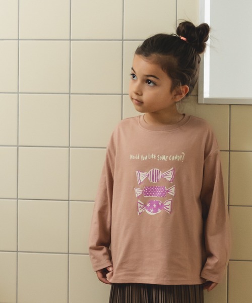 pairmanon（ペアマノン）の「【かぞくおそろい】オリジナル プリント ロゴ イラスト グラフィック 長袖 Tシャツ（Tシャツ/カットソー・キッズ・ベージュ系その他6/グリーン系その他/ホワイト系その他4/ブラック系その他2/ベージュ系その他2/ベージュ系その他/ピンク系その他2/ピンク系その他/パープル系その他/ホワイト系その他3/ピンク/ブラック系その他/ブルー系その他2/ホワイト系その他2/ホワイト系その他/パープル系その他2/テラコッタ/ミント/ブラック系その他3/ブルー系その他・120/100/110/140/130/90/150/80）」の18枚目の写真