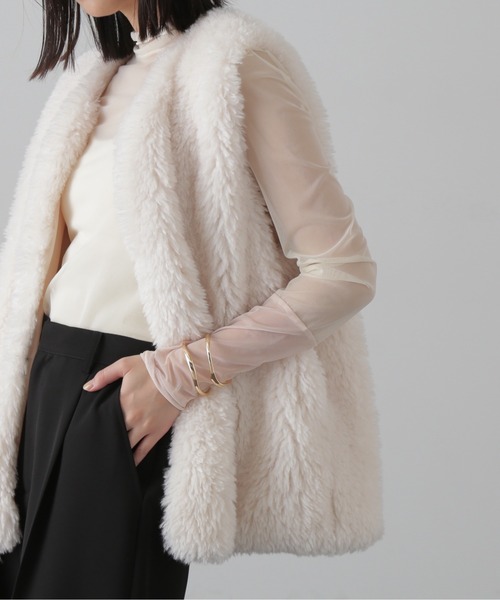 FREE'S MART（フリーズマート）の「フェイクファーベスト（ベスト・レディース・ホワイト/ベージュ・MEDIUM/SMALL）」の13枚目の写真