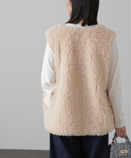 FREE'S MART（フリーズマート）の「フェイクファーベスト（ベスト・レディース・ホワイト/ベージュ・MEDIUM/SMALL）」の3枚目の写真