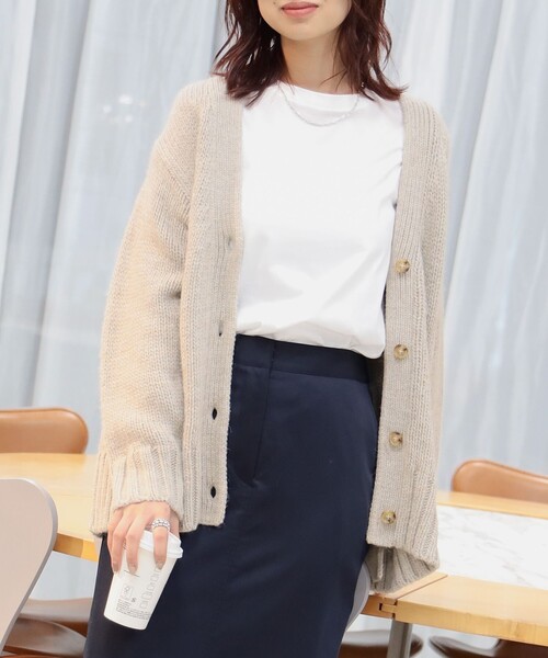 B:MING by BEAMS（ビーミングバイビームス）の「B:MING by BEAMS / エドワード Vネック カーディガン（カーディガン/ボレロ・レディース・ブルー系その他/レッド/ベージュ/ダークネイビー/オレンジ・FREE）」の2枚目の写真