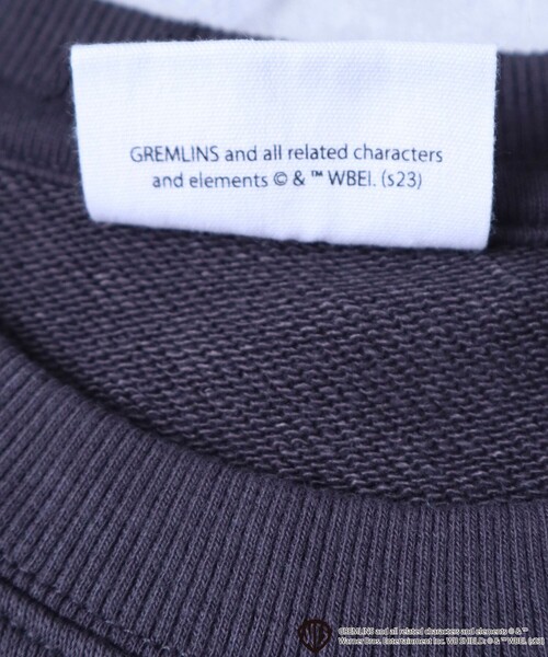 FREAK'S STORE(フリークスストア)の「限定展開 GREMLINS/グレムリン ロックフォト クルーネックスウェット(スウェット・メンズ・ブラック/グレー/パープル・X-LARGE/MEDIUM/LARGE)」の6枚目の写真
