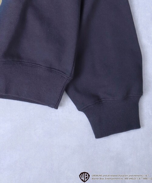 FREAK'S STORE(フリークスストア)の「限定展開 GREMLINS/グレムリン ロックフォト クルーネックスウェット(スウェット・メンズ・ブラック/グレー/パープル・X-LARGE/MEDIUM/LARGE)」の8枚目の写真