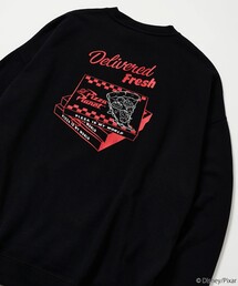 FREAK'S STORE（フリークスストア）の「限定展開 Toy Story/トイ・ストーリー 別注 ビッグシルエット バックプリント クルーネックスウェット/Pizza Planet（スウェット）」