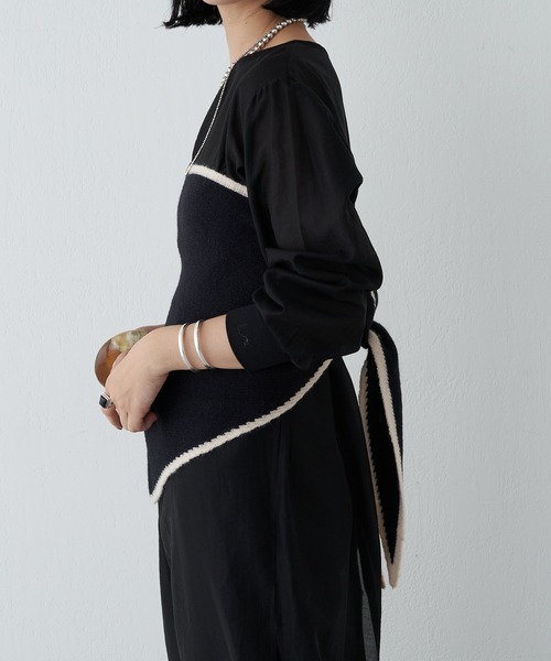 SHENERY（シーナリー）の「ヘムライントライアングルストール（ストール/ショール・レディース・ブラック/グレー/ベージュ・FREE）」の20枚目の写真