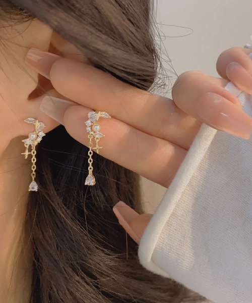 Ritomo De Ricco(リトモ・デ・リコ)の「落ちにくい!痛くなりにくい パールドロップビジューイヤリング(イヤリング・レディース・ゴールド・FREE)」の1枚目の写真