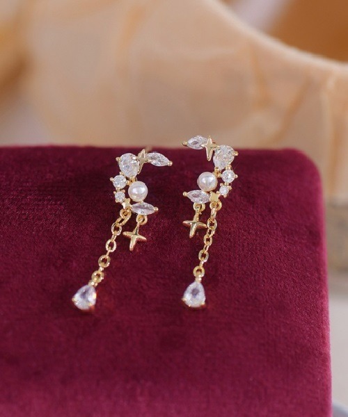Ritomo De Ricco(リトモ・デ・リコ)の「落ちにくい!痛くなりにくい パールドロップビジューイヤリング(イヤリング・レディース・ゴールド・FREE)」の4枚目の写真