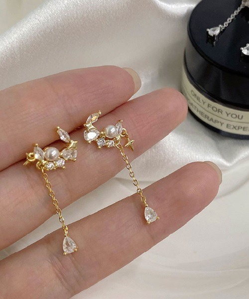 Ritomo De Ricco(リトモ・デ・リコ)の「落ちにくい!痛くなりにくい パールドロップビジューイヤリング(イヤリング・レディース・ゴールド・FREE)」の2枚目の写真