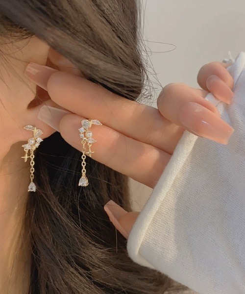 Ritomo De Ricco(リトモ・デ・リコ)の「落ちにくい!痛くなりにくい パールドロップビジューイヤリング(イヤリング・レディース・ゴールド・FREE)」の7枚目の写真