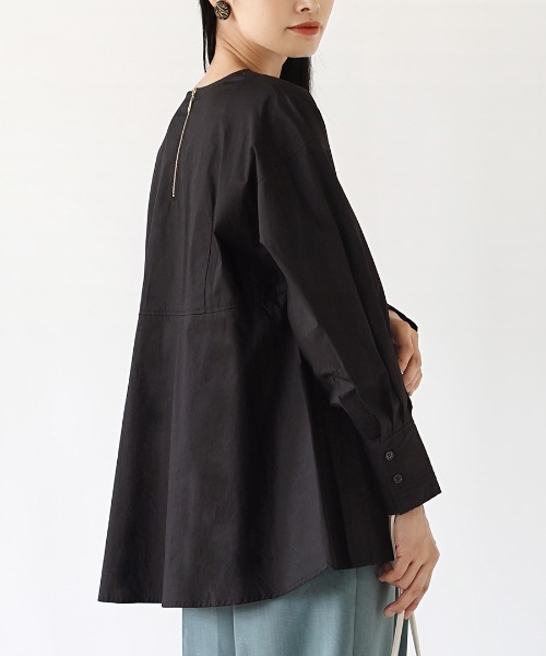 MIMIMEMETE（ミミメメット）の「フレア バックファスナー プルオーバー（Tシャツ/カットソー・レディース・ブラック/ブラウン・フリー）」の2枚目の写真