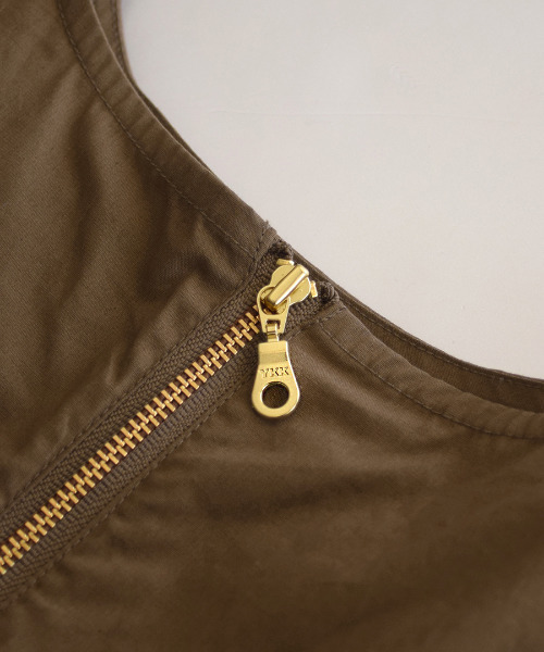 MIMIMEMETE（ミミメメット）の「フレア バックファスナー プルオーバー（Tシャツ/カットソー・レディース・ブラック/ブラウン・フリー）」の14枚目の写真