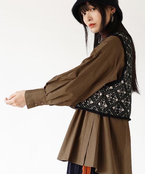 MIMIMEMETE（ミミメメット）の「フレア バックファスナー プルオーバー（Tシャツ/カットソー・レディース・ブラック/ブラウン・フリー）」の9枚目の写真