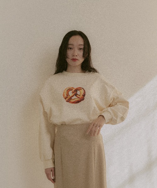 moi tytto（モイテュット）の「ボリュームスリーブプリントスウェット（スウェット・レディース・C/B/A/D・FREE）」の5枚目の写真