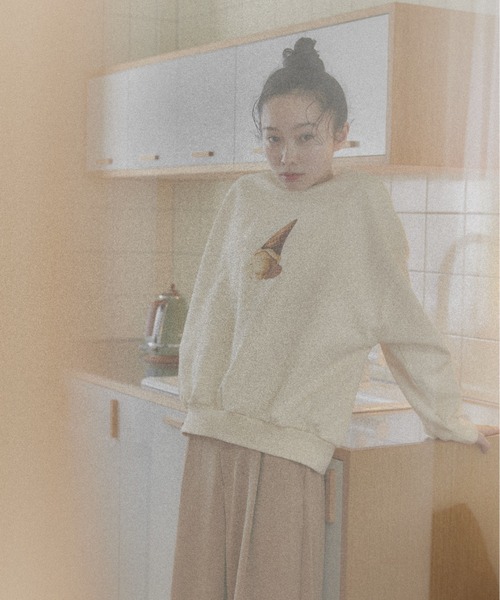 moi tytto（モイテュット）の「ボリュームスリーブプリントスウェット（スウェット・レディース・C/B/A/D・FREE）」の14枚目の写真