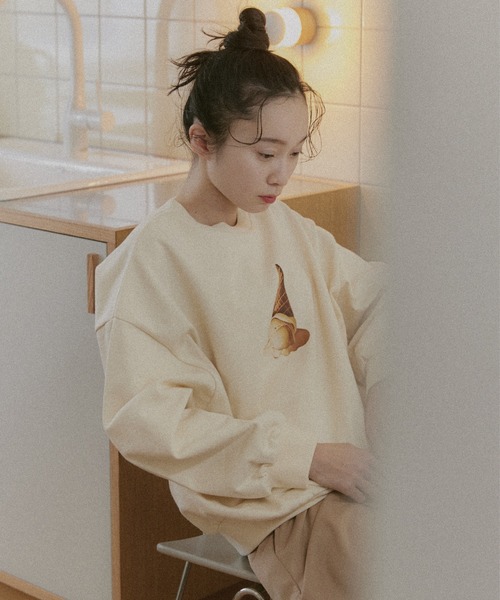 moi tytto（モイテュット）の「ボリュームスリーブプリントスウェット（スウェット・レディース・C/B/A/D・FREE）」の19枚目の写真