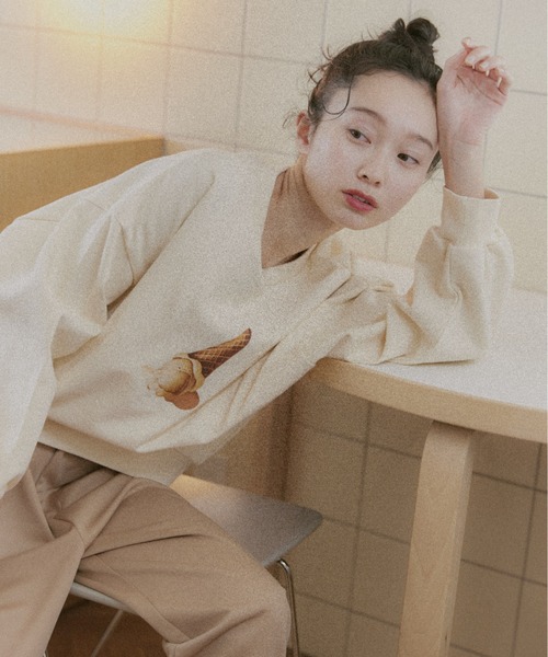 moi tytto（モイテュット）の「ボリュームスリーブプリントスウェット（スウェット・レディース・C/B/A/D・FREE）」の22枚目の写真