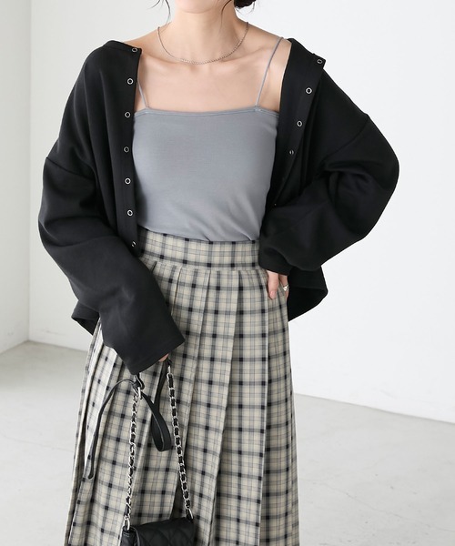 BONLECILL(ボンルシール)の「カップ付き 細ストラップベアキャミソール(キャミソール・レディース・ベージュ/グリーン/レッド/チャコールグレー/オフホワイト/ブルーグレー/グレイッシュベージュ/ブラック/アイボリー・FREE)」の21枚目の写真