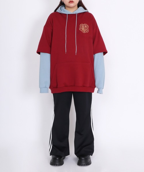 PUNYUS(プニュズ)の「配色フェイクレイヤードパーカー(パーカー・レディース・スミクロ/ワインレッド/杢グレー/ブルー・3/4)」の17枚目の写真