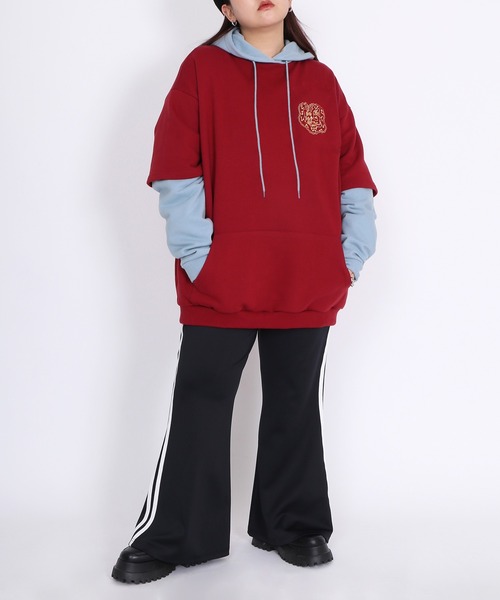 PUNYUS(プニュズ)の「配色フェイクレイヤードパーカー(パーカー・レディース・スミクロ/ワインレッド/杢グレー/ブルー・3/4)」の15枚目の写真