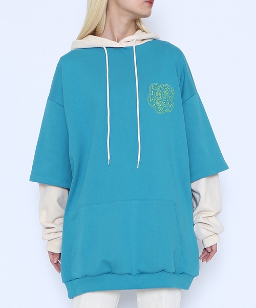 PUNYUS(プニュズ)の「配色フェイクレイヤードパーカー(パーカー・レディース・スミクロ/ワインレッド/杢グレー/ブルー・3/4)」の18枚目の写真