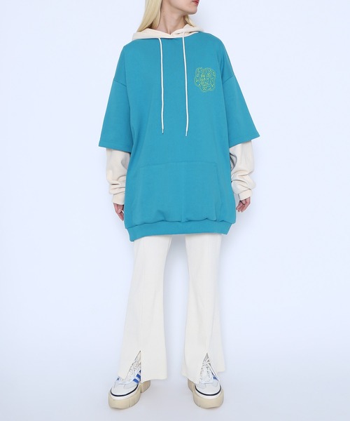 PUNYUS(プニュズ)の「配色フェイクレイヤードパーカー(パーカー・レディース・スミクロ/ワインレッド/杢グレー/ブルー・3/4)」の20枚目の写真