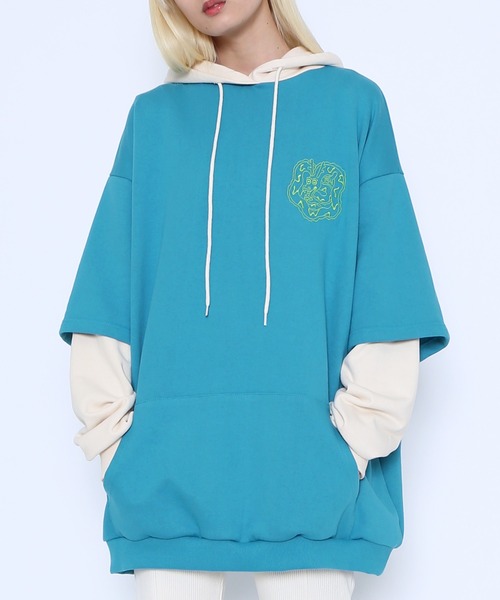 PUNYUS(プニュズ)の「配色フェイクレイヤードパーカー(パーカー・レディース・スミクロ/ワインレッド/杢グレー/ブルー・3/4)」の16枚目の写真