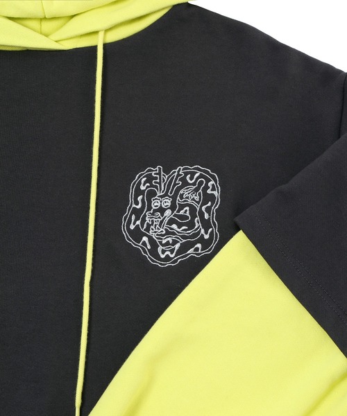 PUNYUS(プニュズ)の「配色フェイクレイヤードパーカー(パーカー・レディース・スミクロ/ワインレッド/杢グレー/ブルー・3/4)」の5枚目の写真