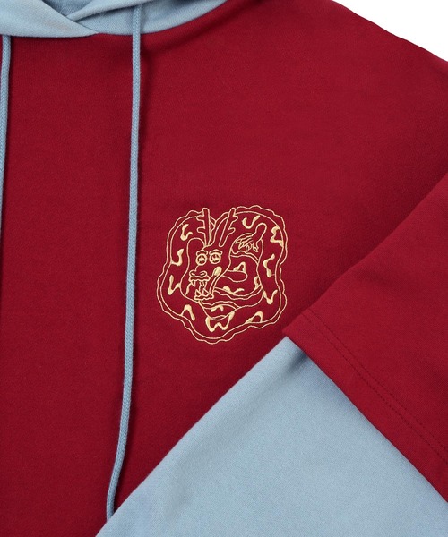 PUNYUS(プニュズ)の「配色フェイクレイヤードパーカー(パーカー・レディース・スミクロ/ワインレッド/杢グレー/ブルー・3/4)」の6枚目の写真