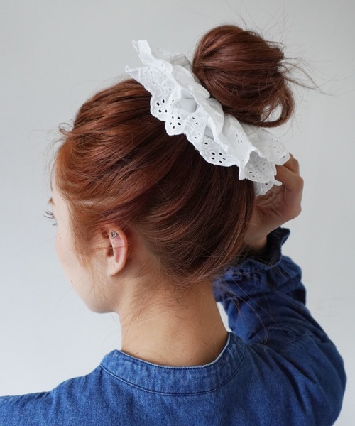 IMARI（イマリ）の「【 IMARI / イマリ 】 パンチングレース ガーリー シュシュ（シュシュ・レディース・ホワイト/ブラック/レッド/イエロー/ブルー/ピンク・FREE）」の7枚目の写真